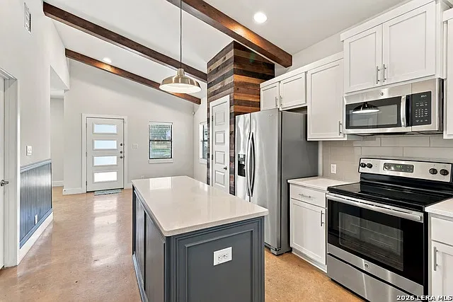 3 bed, 2.5 bath, 1476 sqft, $2,225 — Photo 3