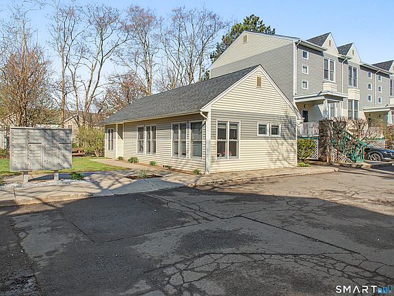 3rd image of 130 Winchester Avenue #400