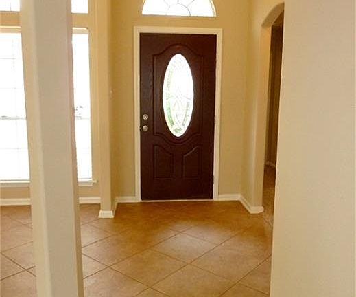 3rd image of 1830 Branch Hill Dr