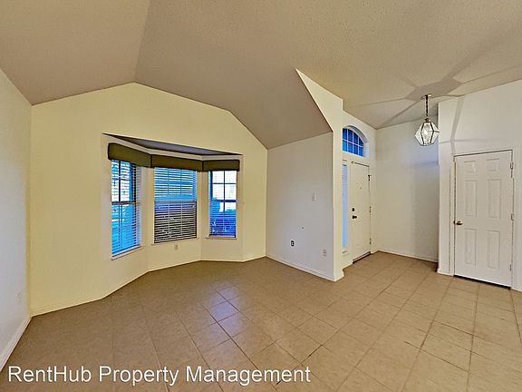 5th image of 1602 Blair Dr