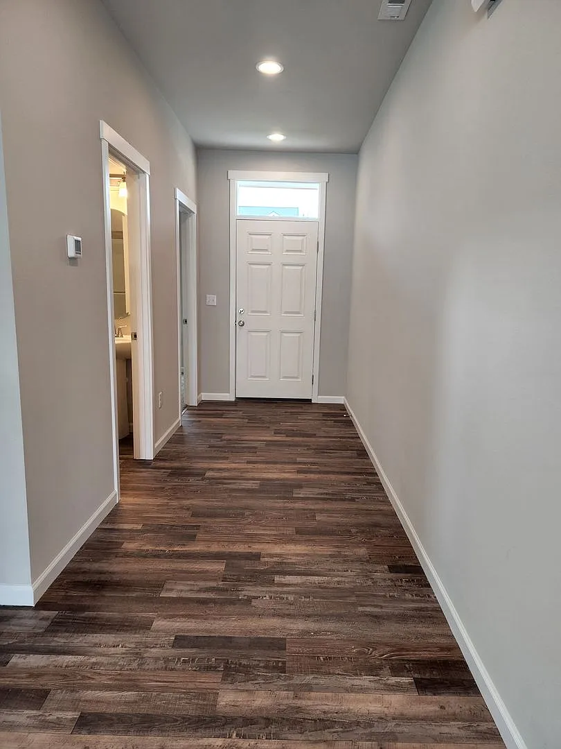Yelm Creek Estates, Newer Construction 4 Bedroom, 2.75 Bathroom with Den — Photo 4