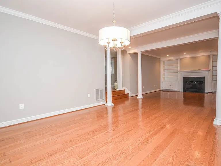 9108 Weant Dr — Photo 8