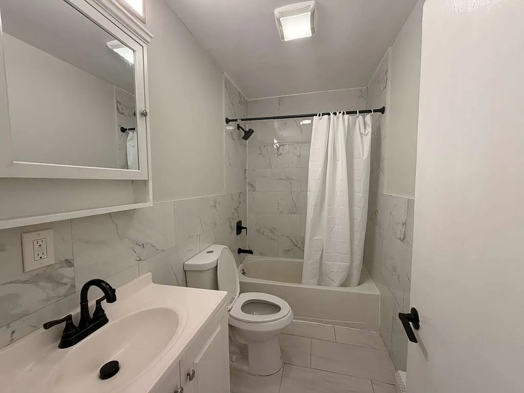 4 bed, $2,150 — Photo 3