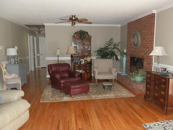 2nd image of 1135 Lakeside Ave