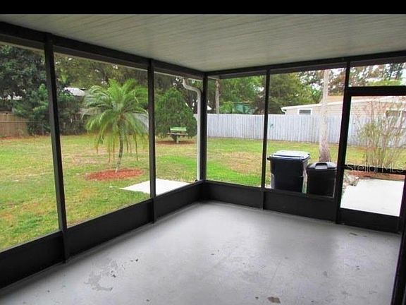 Spacious screened lanai