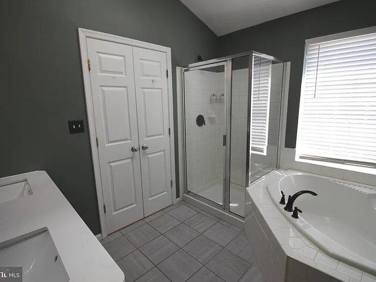 12916 Hyannis Ln — Photo 4