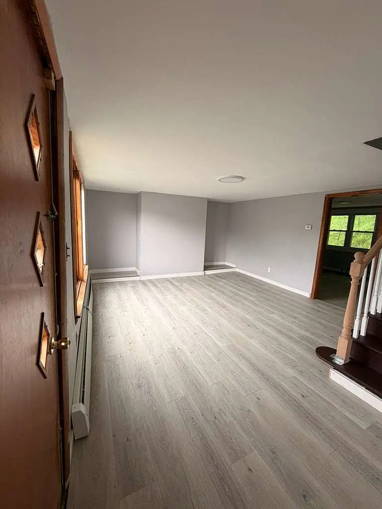 5 bed, 1.5 bath, 1800 sqft, $2,290 — Photo 4