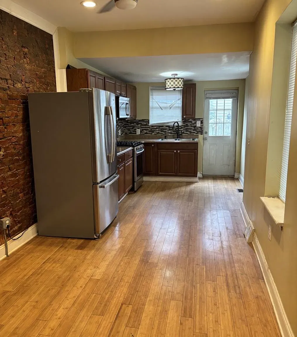 3 bed, $2,100 — Photo 3
