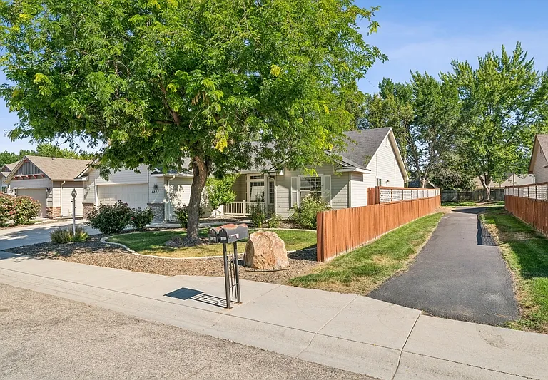 8284 W Galactic Ct — Photo 39