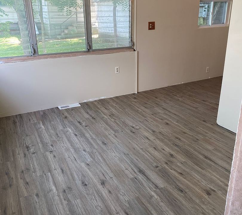 1st image of 107 W Jefferson St