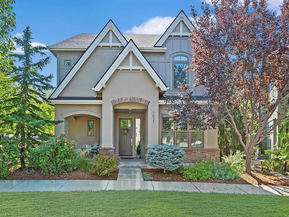 1st image of 5033 E Woodcarver Dr