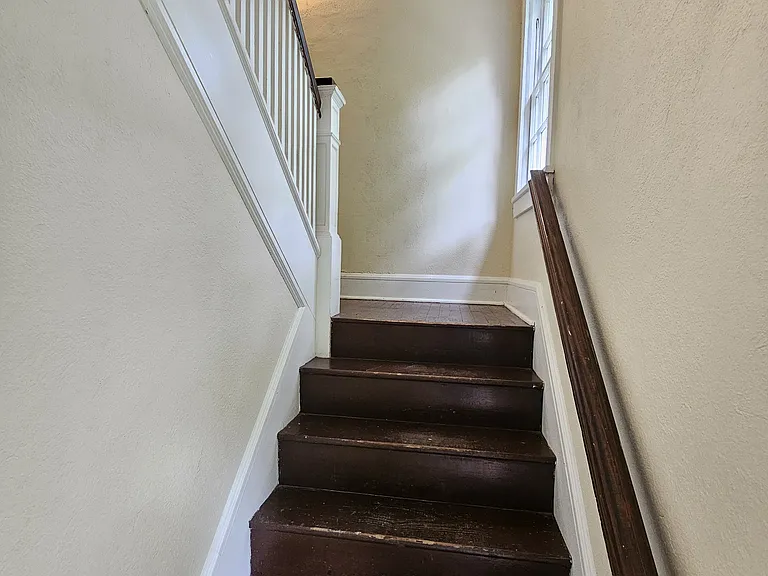 140 E Market St #140 — Photo 3
