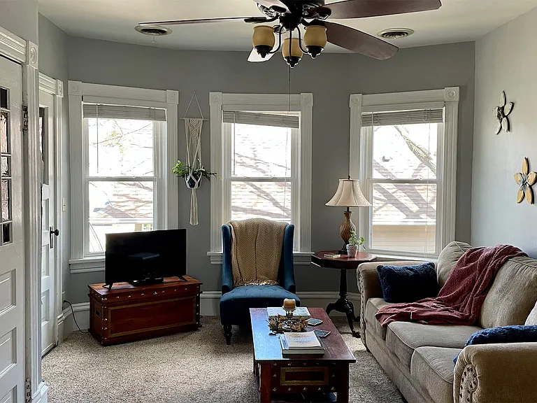 401 Laurel St W #2 — Photo 6
