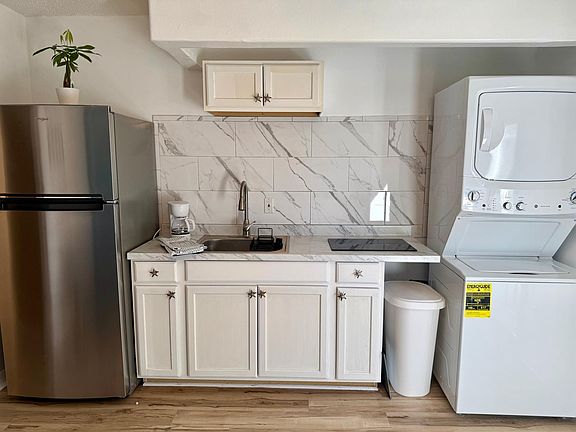 2nd image of 14 Burland Pl #1