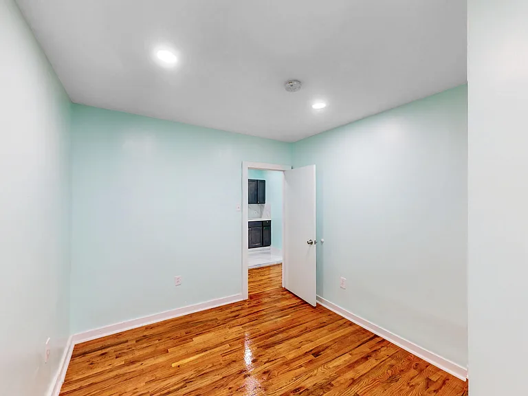 1570 Eastern Pkwy #1 — Photo 11