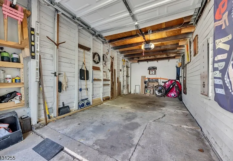 10 Vermont St — Photo 22