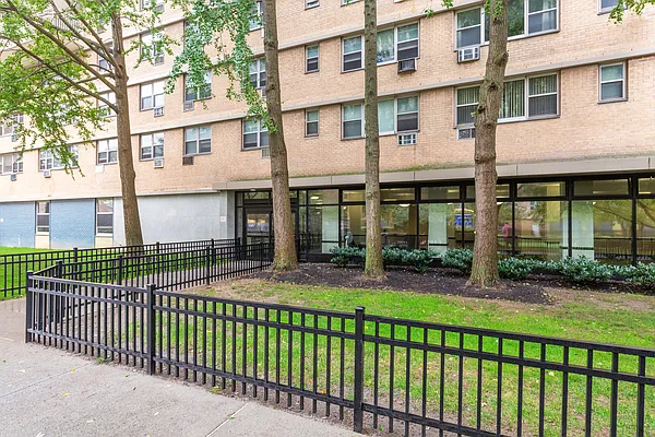 Sold by Remax Edge | media 12