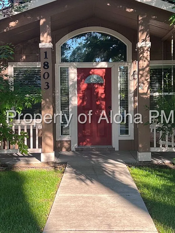 3 bed, 2.5 bath, 1438 sqft, $2,251 — Photo 2