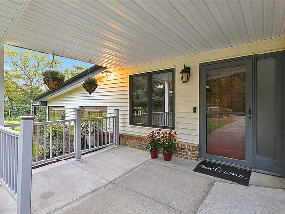 3rd image of 61824 Mahaffey Rd