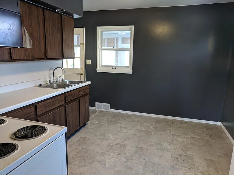 1518 Starr Ave — Photo 14