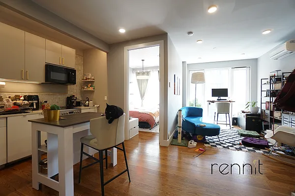 Rented by Rennit Inc. | media 9