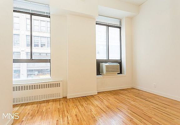 3rd image of 31 E 30th St #5C