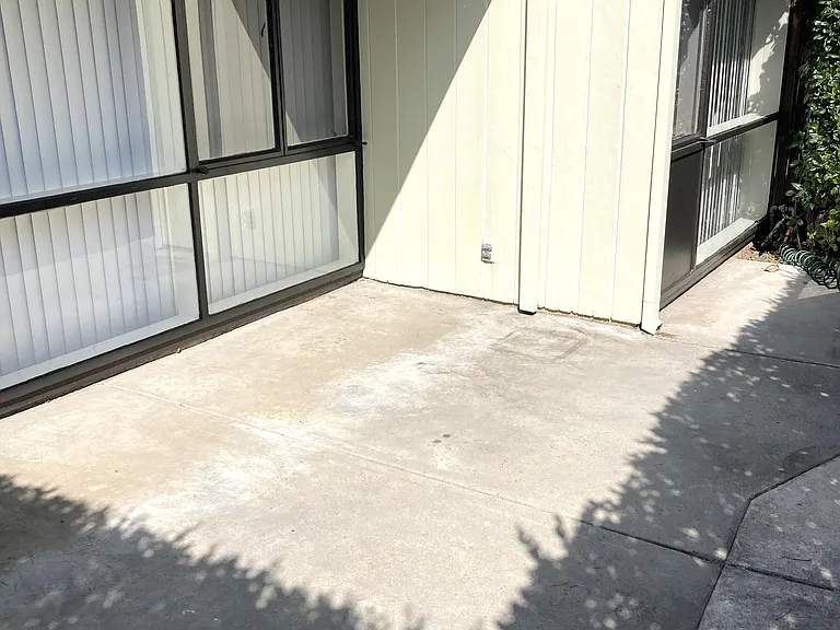 305 California Blvd — Photo 13