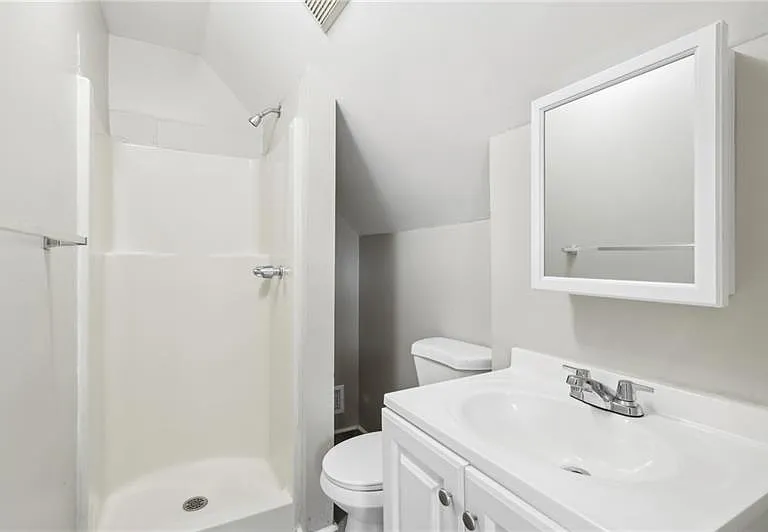 328 James St — Photo 41