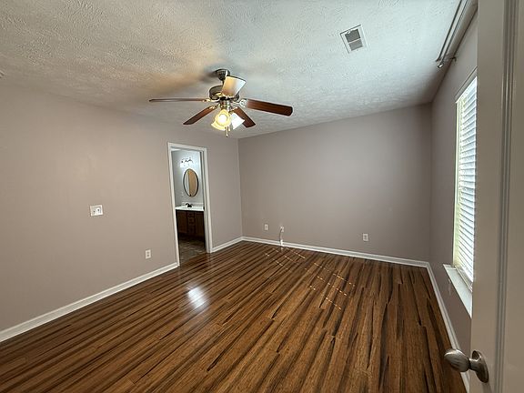 Primary Bedroom - Main Floor