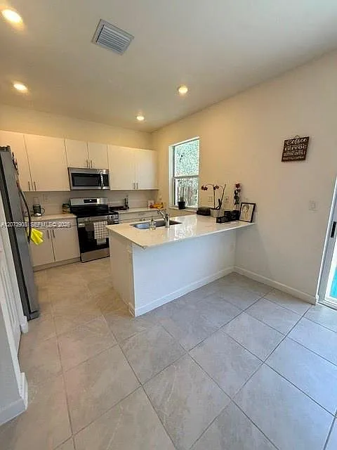 3 bed, 2.5 bath, $2,450 — Photo 3