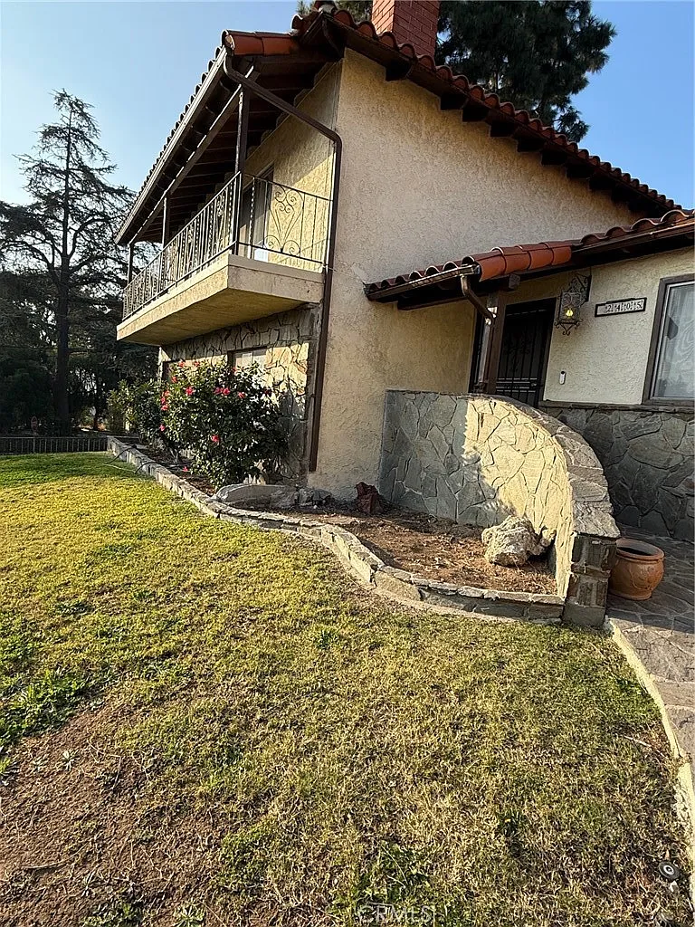 4 bed, 2451 sqft, $4,500 — Photo 1