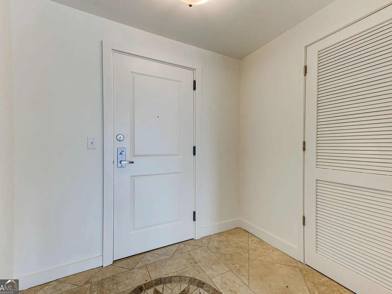 2 bed, 1359 sqft, $2,750 — Photo 3