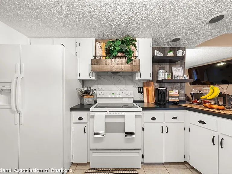 4201 Westminster Rd — Photo 11