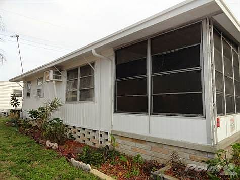 LANAI W/TINTED SCREEN COVERS