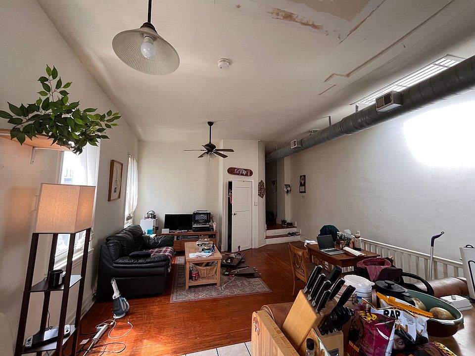 1st image of 2621 W Girard Ave #3