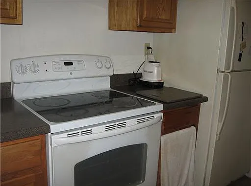 35 Almond Dr — Photo 3