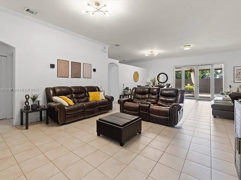 14342 SW 159th Ct — Photo 4