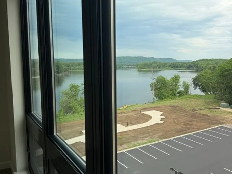 Brand New - War Eagle Apartments in the River Point District — Photo 14