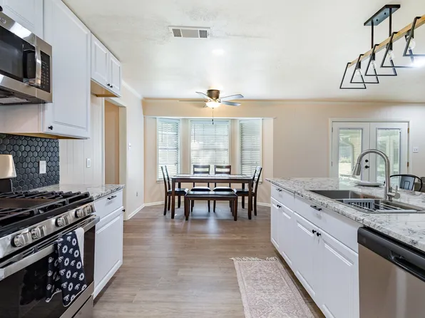 542 Forrest Ln, Corsicana, TX 75110