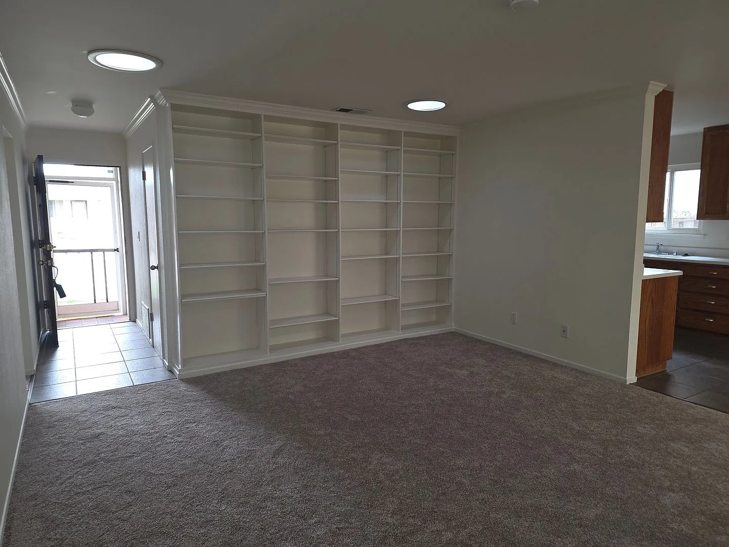Senior Community rental- 2 Bedroom House - 835 Cynthia Dr. Watsonville, CA 95076 — Photo 3
