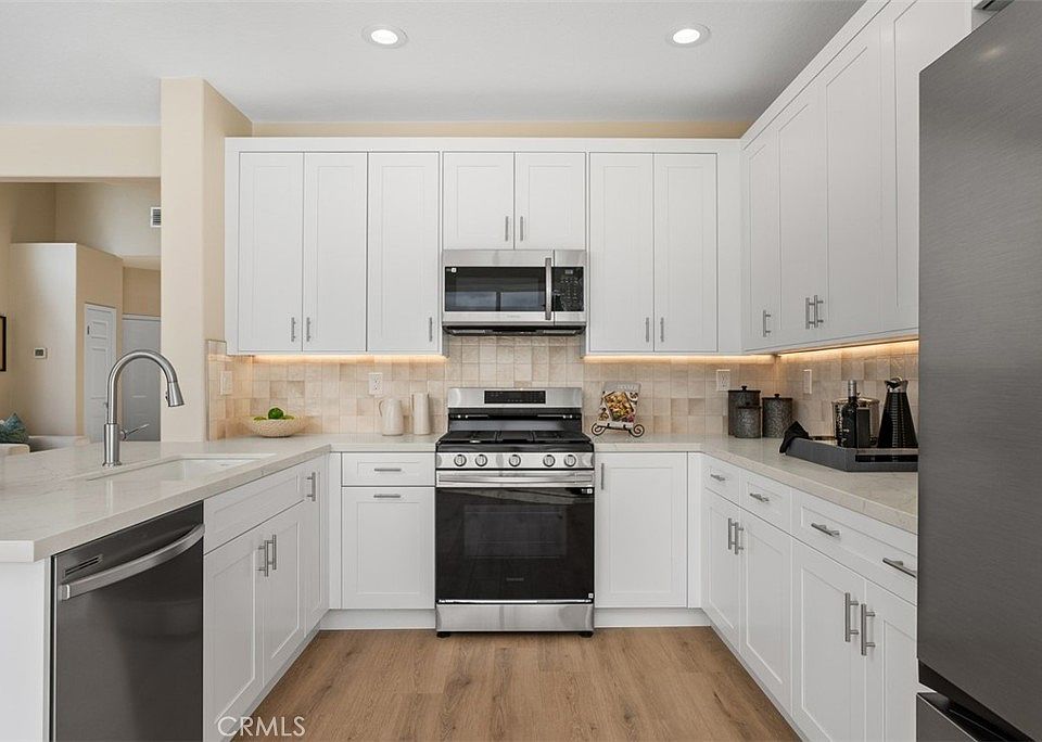 18752 Park Brook Ln, Huntington Beach, CA 92648 | Zillow