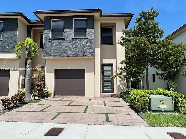 15818 NW 91st Ave #15818 — Photo 2