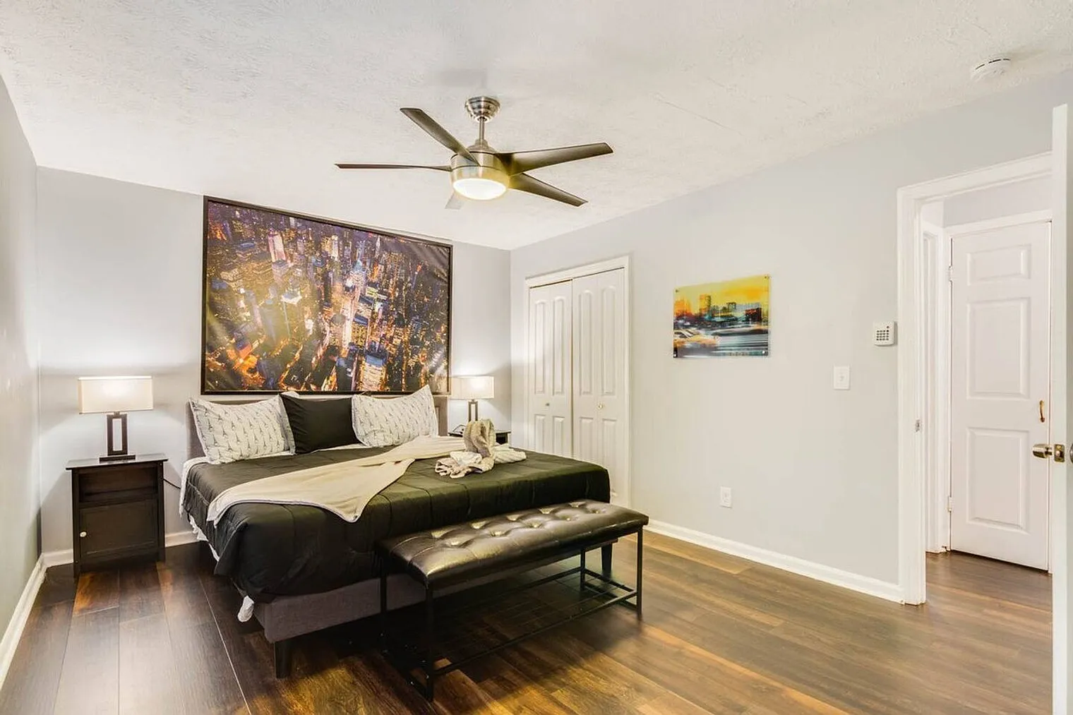 5 bed, 3.0 bath, 2766 sqft, $5,680 — Photo 4
