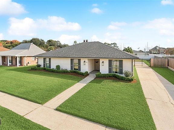 2nd image of 53 Woodlake Blvd