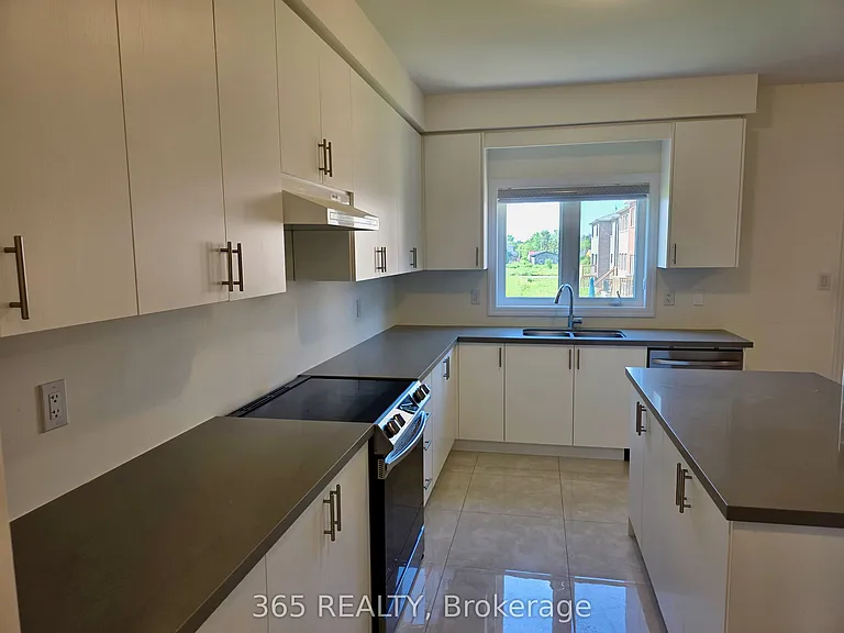 223 Warden St — Photo 9