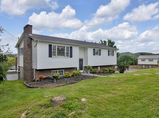 23368 Four Seasons Dr, Bristol, VA 24202