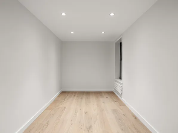 306 East 15th Street image 7 of 12