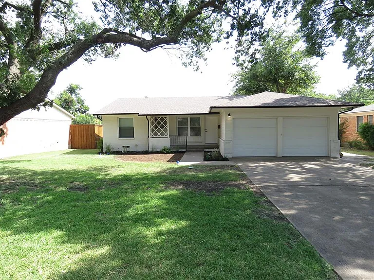 413 Marilu St — Photo 1