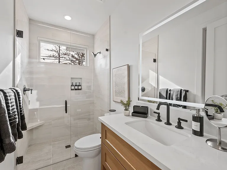 330 NE Quimby Ave #1 — Photo 26