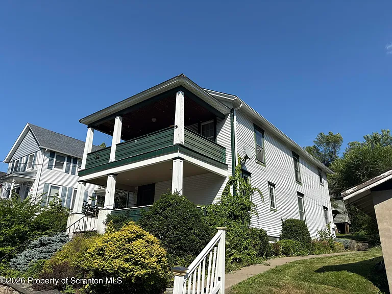 62 Grove St — Photo 1